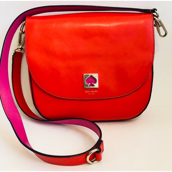 kate spade Handbags - Kate Spade Crossbody Orangy/Red Pink Detail Auth